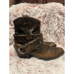 Women's Freebird by Steven Tash distressed black/brown Ankle Boots EUC